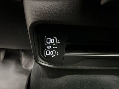 2022 RAM 3500 Tradesman Crew Cab 4x4 8' Box