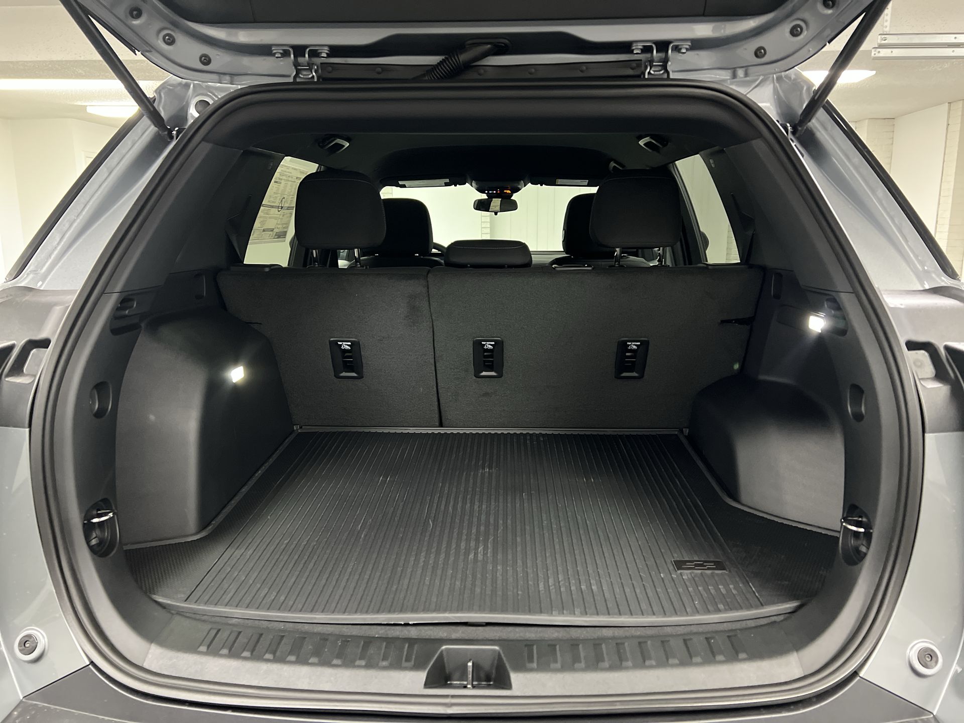 2027 Chevrolet Equinox LT - Photo 60