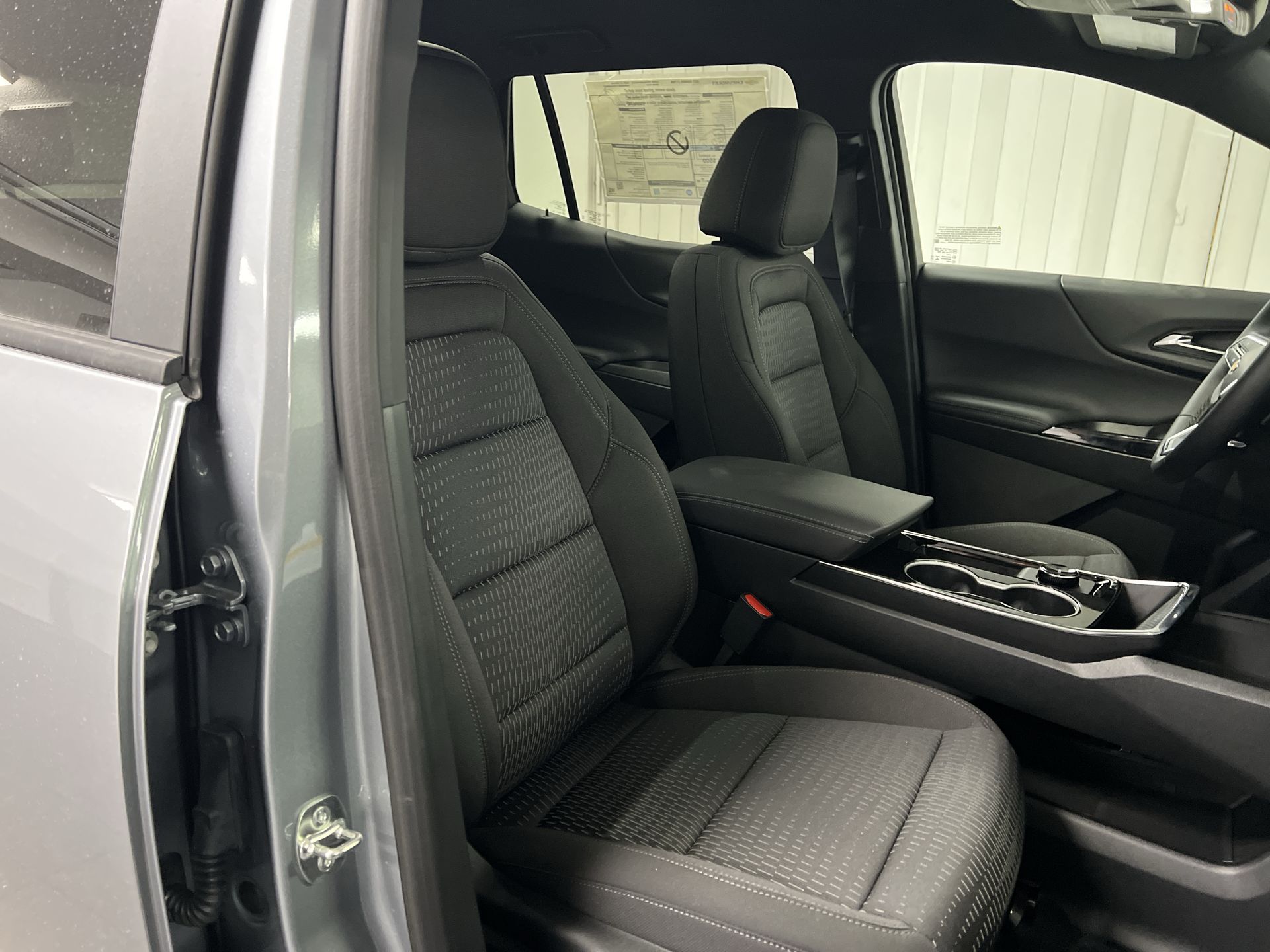 2027 Chevrolet Equinox LT - Photo 62