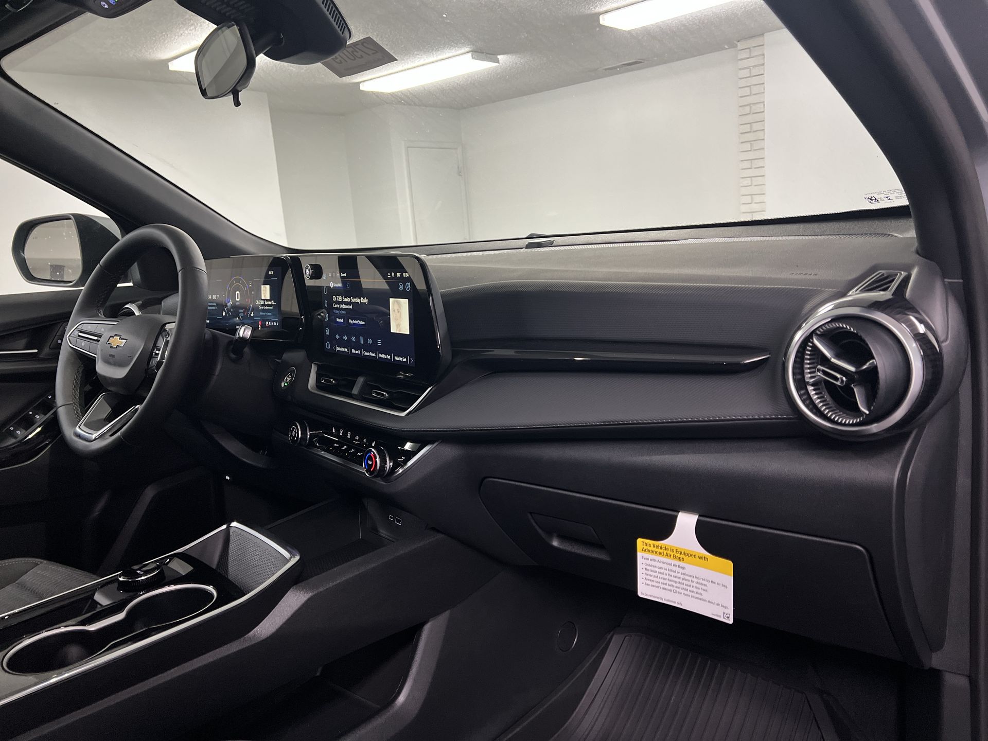 2027 Chevrolet Equinox LT - Photo 63