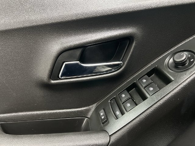 2017 Chevrolet Trax LS - Photo 21