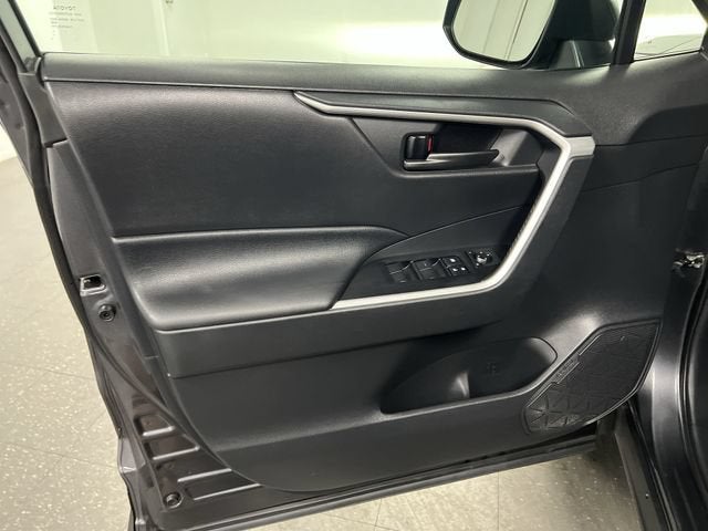 2020 Toyota RAV4 Hybrid LE