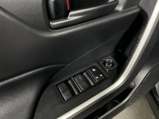 2020 Toyota RAV4 Hybrid LE