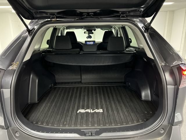 2020 Toyota RAV4 Hybrid LE