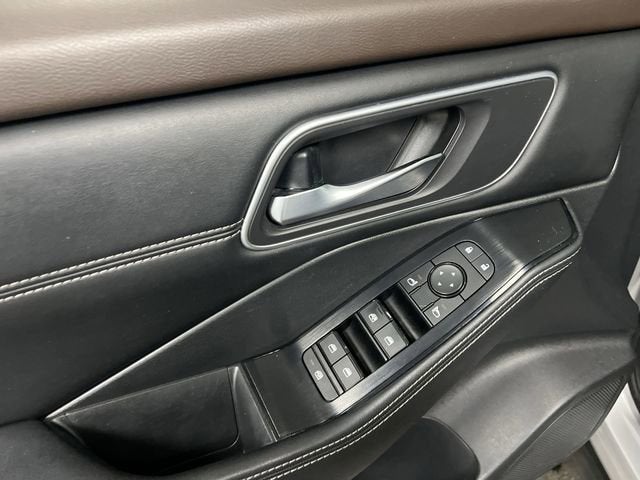 2021 Nissan Rogue SV FWD