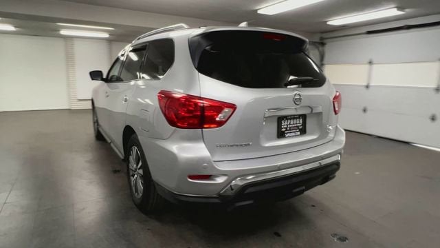 2020 Nissan Pathfinder SL