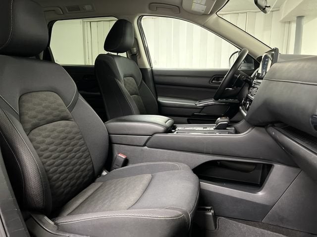 2024 Nissan Pathfinder S FWD