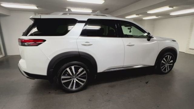 2025 Nissan Pathfinder Platinum 4WD