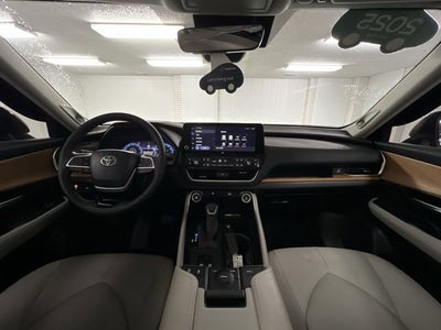 2025 Toyota Grand Highlander XLE