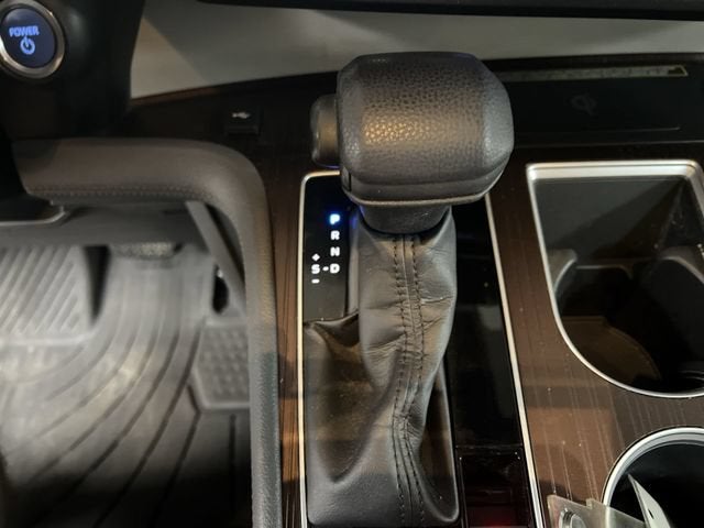 2023 Toyota Sienna LE