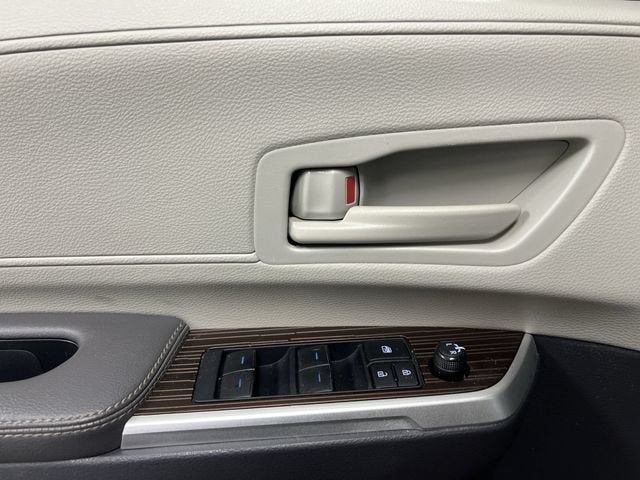 2023 Toyota Sienna LE
