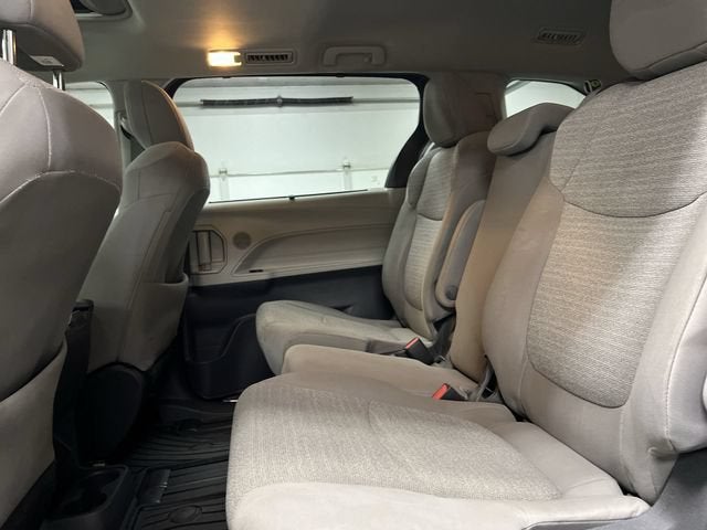 2023 Toyota Sienna LE