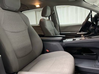 2023 Toyota Sienna LE