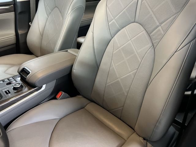 2024 Toyota Highlander Platinum