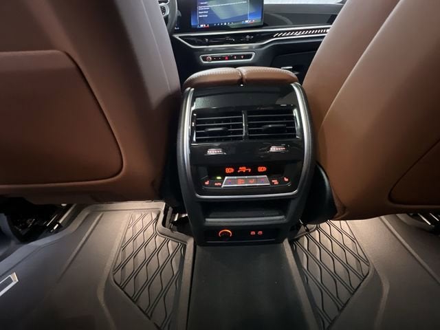 2024 BMW X7 M60i