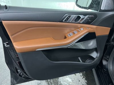 2024 BMW X7 M60i