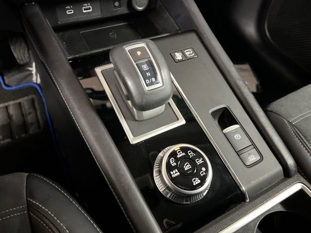 2024 Mitsubishi Outlander Plug-In Hybrid SE