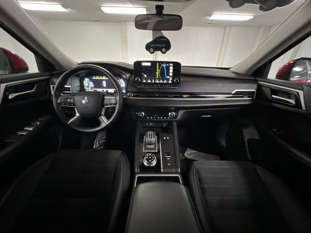 2024 Mitsubishi Outlander Plug-In Hybrid SE