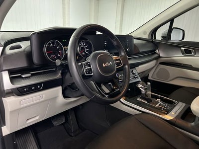2023 Kia Carnival LX