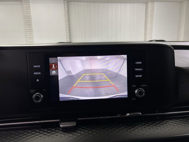 2023 Kia Carnival LX