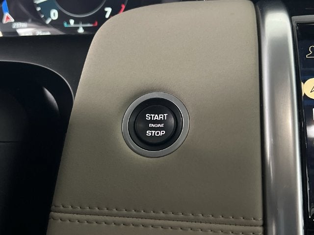 2022 Land Rover Discovery Sport SE