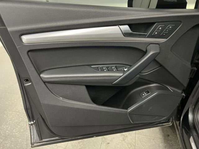 2020 Audi Q5 Titanium Premium Plus