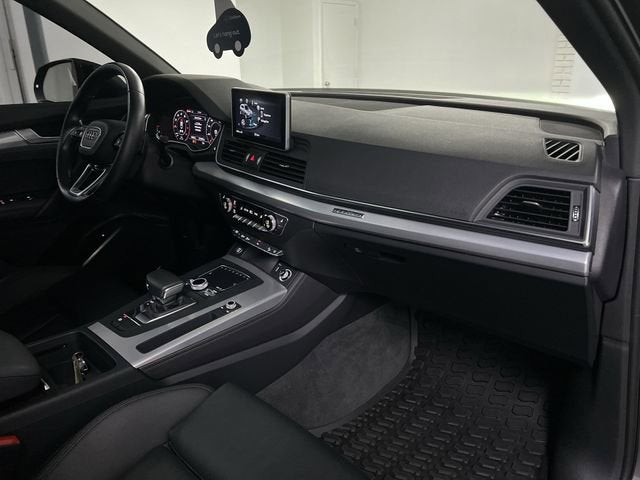2020 Audi Q5 Titanium Premium Plus