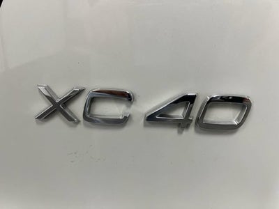 2021 Volvo XC40 T5 Momentum