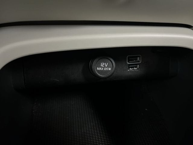 2021 Volvo XC40 T5 Momentum