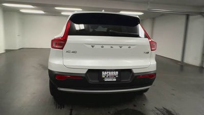 2021 Volvo XC40 T5 Momentum